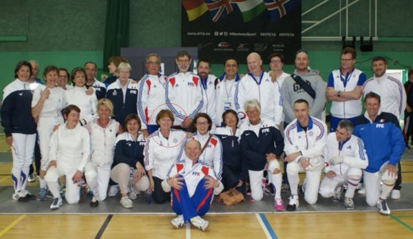 Agnès Rutherford et l'Equipe de France d'Escrime